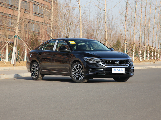 上汽大众 330tsi 右前正45度