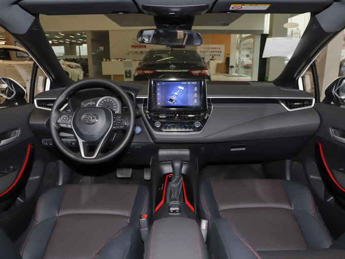 广汽丰田  双擎 1.8h 大中控全景