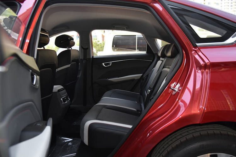 【新宝骏rc-6图片】新宝骏rc-6图片_新宝骏rc-6汽车高清大图-桂林在线